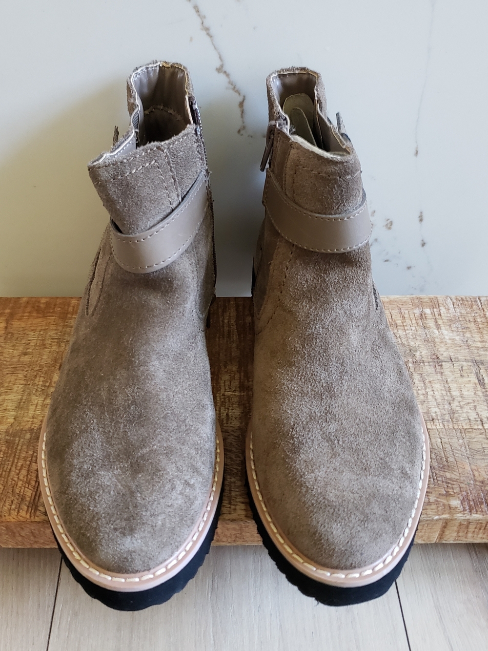 Bongo Kinsley Boots Women’s 7M Gray Leather Suede Bootie